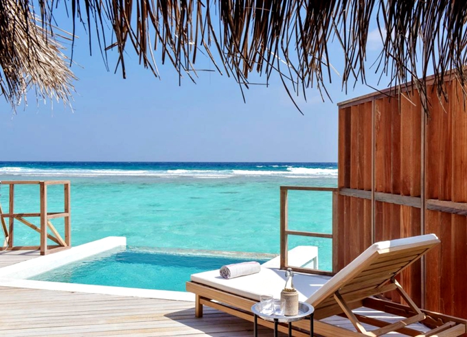 房型内部设施图片参考，如无边泳池与电视及音响， 水屋泳池别墅-Water Pool Villa maldievs(肯尼呼拉岛|卡努呼拉 Kanuhura Maldives) 